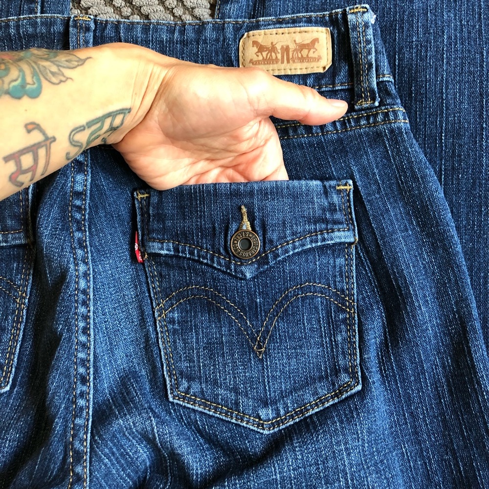 Levi’s Boyfriend Jean - Picture 7 of 10